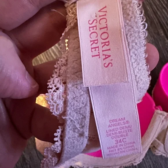 Victoria’s Secret Dream Angels bra size 34C - Picture 3 of 3